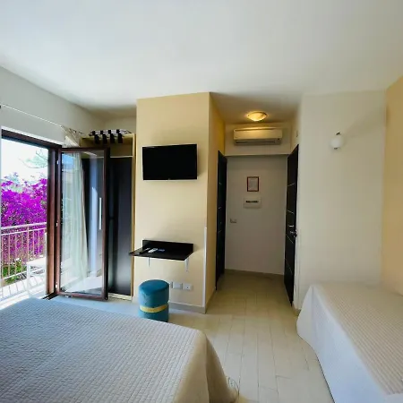 Il Girasole Bed & Breakfast 4*