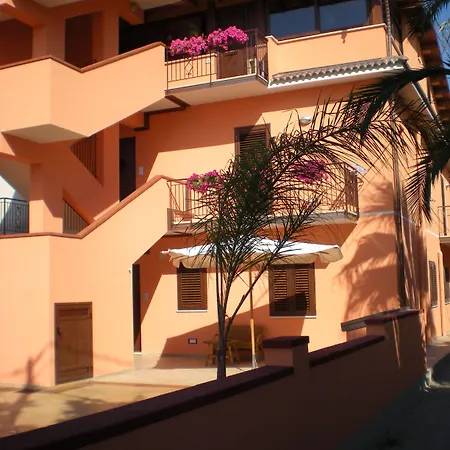 Il Girasole Oda ve Kahvaltı Capo dʼOrlando