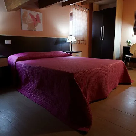 Oda ve Kahvaltı Il Girasole 4*