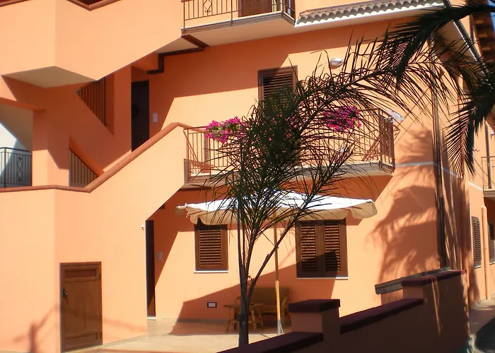 Il Girasole Couette-café Capo dʼOrlando